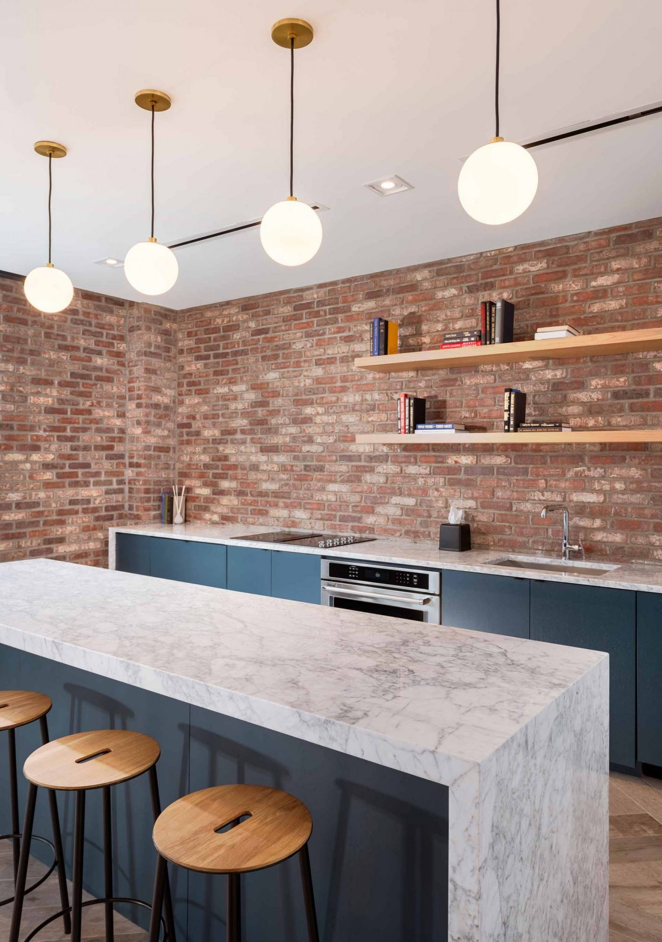 entertaining kitchen with bar